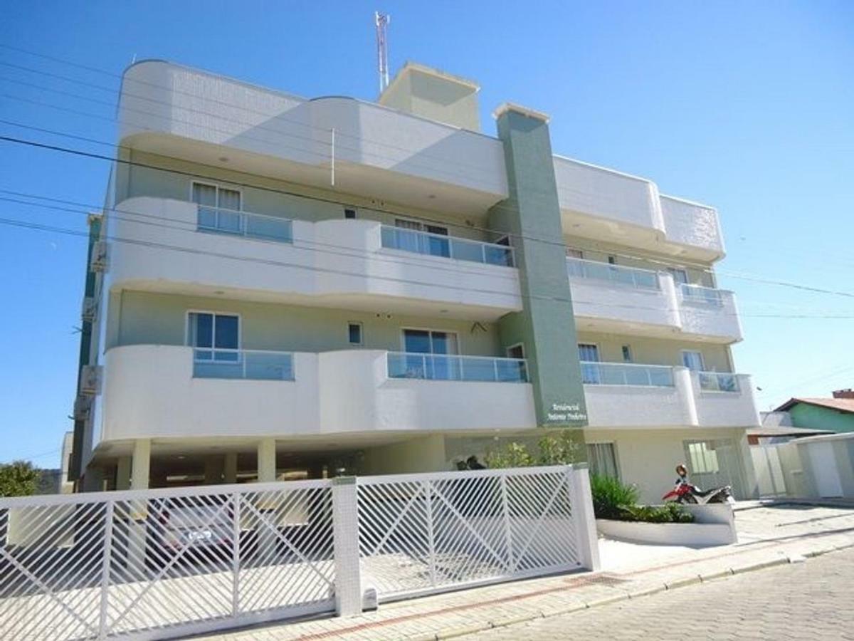 Res. Antonio Pinheiro. Apartamento Com 2 Dormitorios. Bombinhas Eksteriør billede